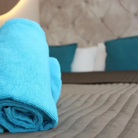 Riviera 2 New Apartment, Parking 5 Evra Dan 公寓 *